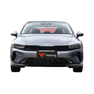 キアK5セダン 4ドア5席 左方向ガソリンカー 176kw 最大速度 220 パワー