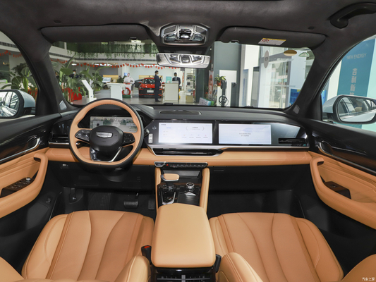 JILI Xingyue L 5ドアSUV スマート成人移動電気自動車 車 4770x1895x1689mm