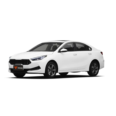 キアK3 410kmの走行距離 マニュアル駐車ブレーキと4つのエアバッグ付き 高速電気自動車