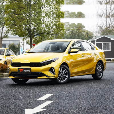 キアK3 410kmの走行距離 マニュアル駐車ブレーキと4つのエアバッグ付き 高速電気自動車