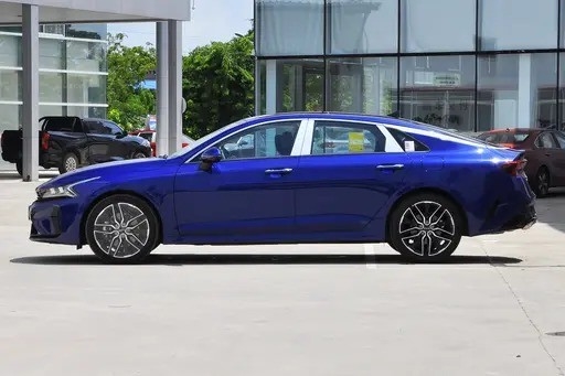 KIA K5 380GT ライン フラグシップ 2.0t 排気量 ガソリン 5席セダン パノラマ式太陽屋根