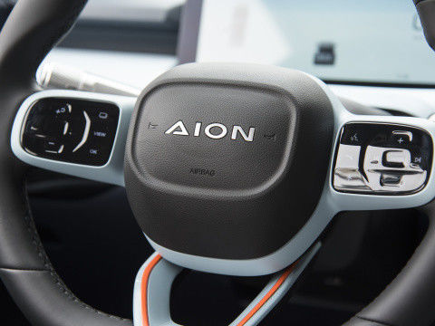 Aion Y 2022 70 エンドイヴ エディション Lfp エバーグライト 電動車 7席/SUVの車両