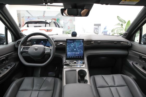 電気自動車の5人乗りのSUVを製造しました 900km走行距離と 80%の急速充電能力