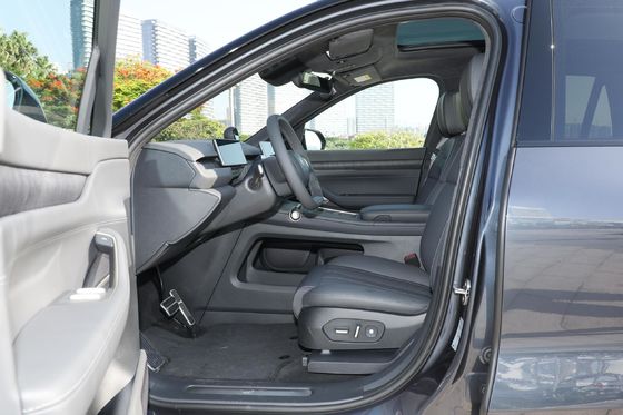 電気自動車の5人乗りのSUVを製造しました 900km走行距離と 80%の急速充電能力