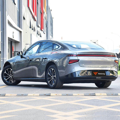 2022年 Xpeng P7 586G 電動車 4輪5座 高速 赤/白 中国車