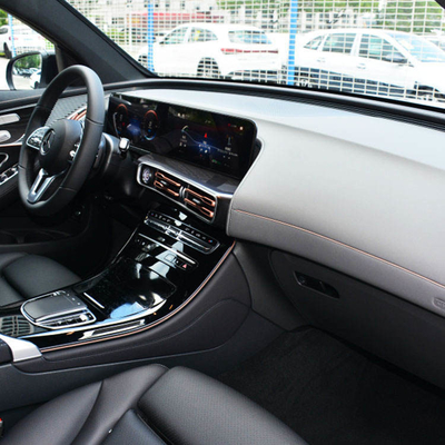 2023年のメルセデス・ベンツ EQB 350 4MATIC 電動車で運転の未来を体験する