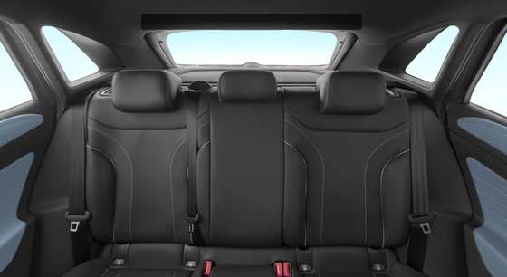 VW ID.4X Pro Pure SUV A 電動車両で贅沢とパフォーマンスを体験する