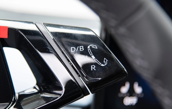 VW ID.4X Pro Pure SUV A 電動車両で贅沢とパフォーマンスを体験する