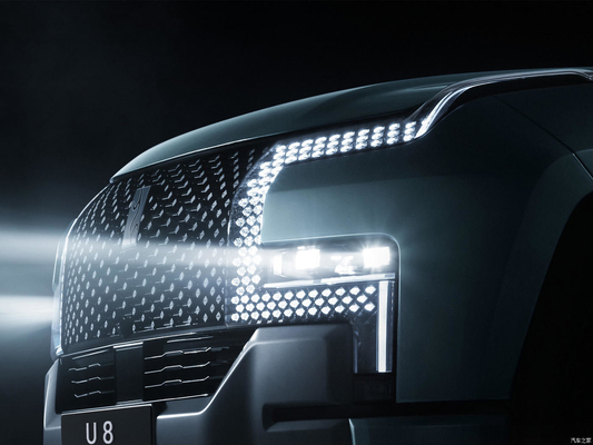 保証金 2024 BYD Yangwang U8 Extended-Range Electric Vehicle 赤/青またはその他