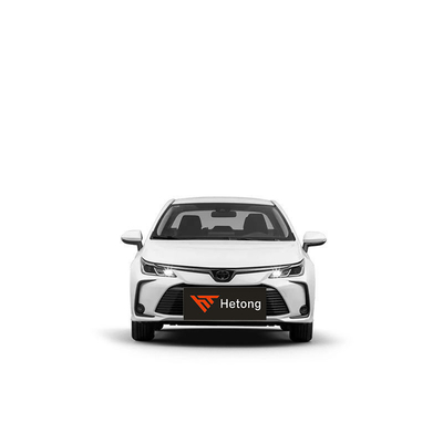 左方向トヨタ・コロラ 電気自動車