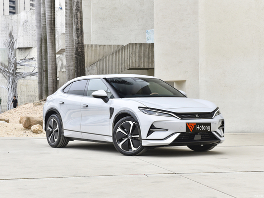150kWのモーターパワーと199/201 Km/hの最大速度を持つパワフルな BYDソングL電気自動車