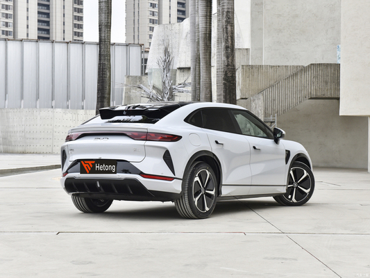 150kWのモーターパワーと199/201 Km/hの最大速度を持つパワフルな BYDソングL電気自動車